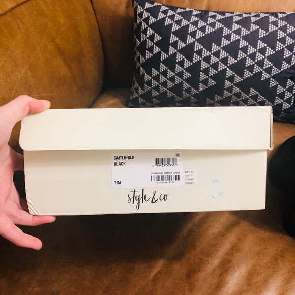 Super stylish and comfortable booties!! - Picture 5 of 5